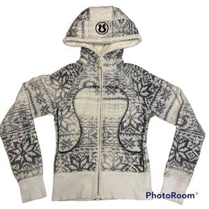 Lululemon Scuba hoodie - Special Edition - Fair Isle Snowflake print size 2